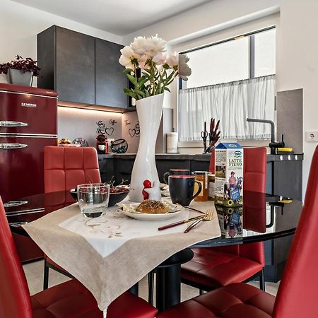 Apartment Il Cuore Rosso Naturns Luaran gambar