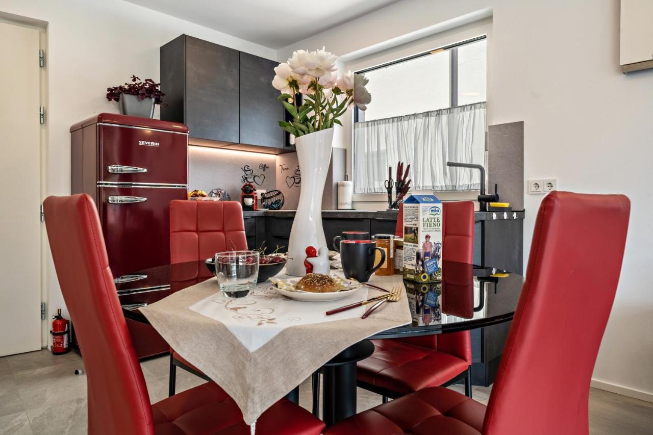 Apartment Il Cuore Rosso Naturns Luaran gambar