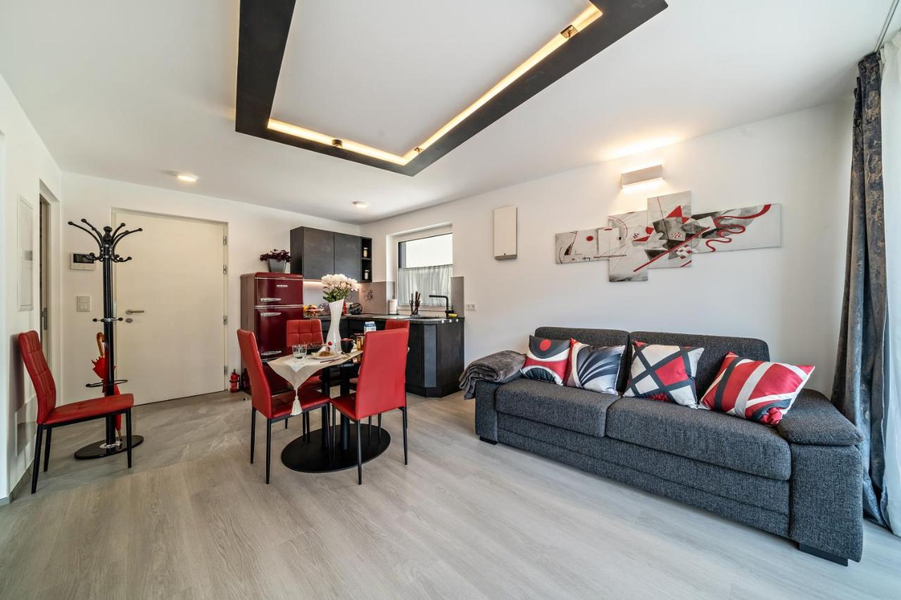 Apartment Il Cuore Rosso Naturns Luaran gambar
