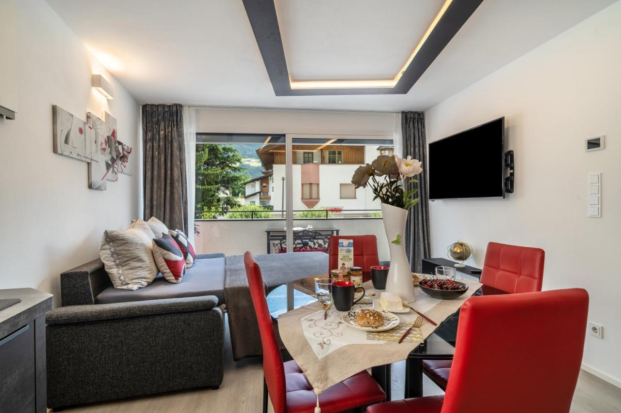Apartment Il Cuore Rosso Naturns Luaran gambar