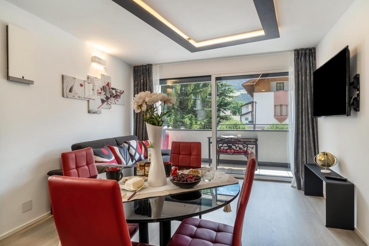 Apartment Il Cuore Rosso Naturns Luaran gambar