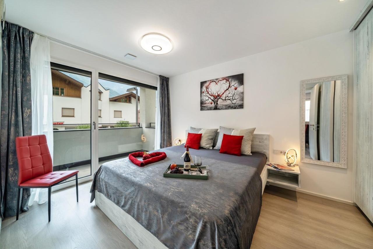 Apartment Il Cuore Rosso Naturns Luaran gambar