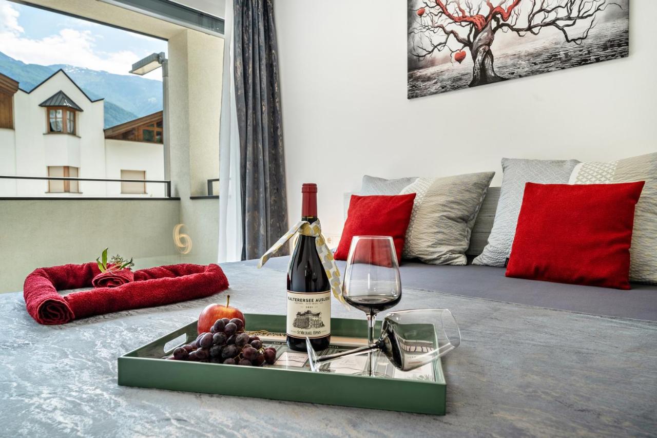 Apartment Il Cuore Rosso Naturns Luaran gambar